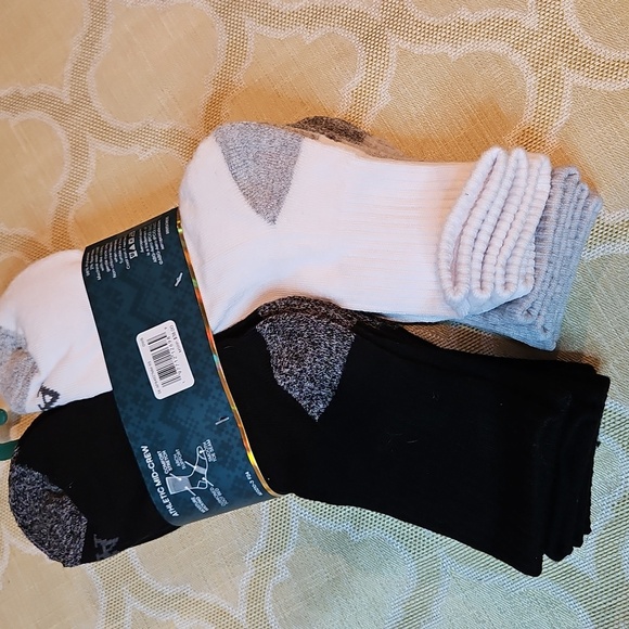 Men's NWT Aeropostle 8 Pair Black & Gray Reinforced Toe Mid Crew Socks Sz.9-12 - Picture 2 of 8